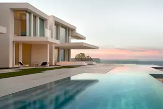 INFINITY POOL